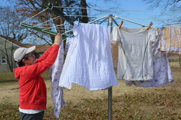 umbrella clothesline installed by author Ray Herndon